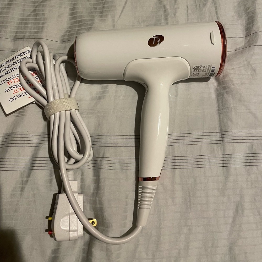 T3 micro cura blow dryer